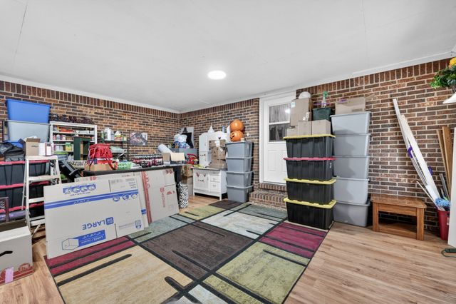 8 Sharpes Hollow Rd, Fayetteville, TN 37334