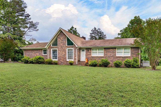 8 Sharpes Hollow Rd, Fayetteville, TN 37334