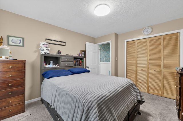 8 Sharpes Hollow Rd, Fayetteville, TN 37334