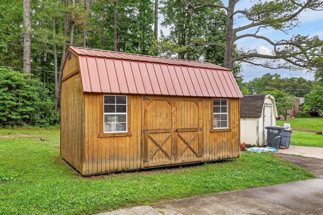 8 Sharpes Hollow Rd, Fayetteville, TN 37334