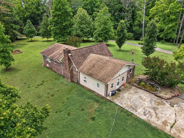 8 Sharpes Hollow Rd, Fayetteville, TN 37334