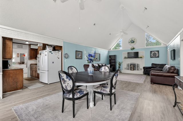 8 Sharpes Hollow Rd, Fayetteville, TN 37334