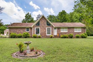 8 Sharpes Hollow Rd, Fayetteville, TN 37334