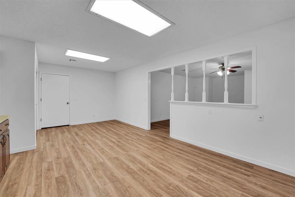 Image 15 of property listing at 412 E Washington Avenue, Sayre, OK 73662