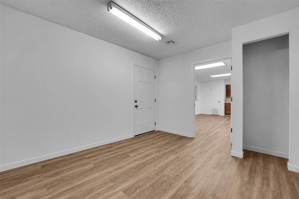 Image 7 of property listing at 412 E Washington Avenue, Sayre, OK 73662