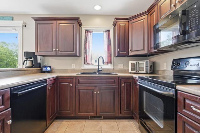 1125 Coral Isle Cove, Fort Wayne, IN 46845