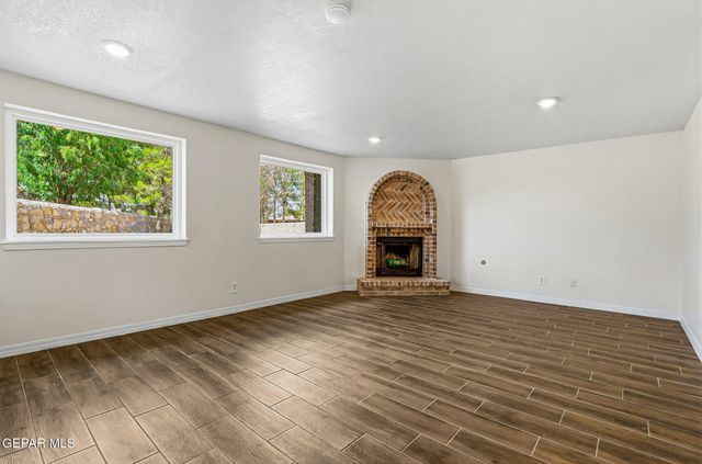 375 BRILL Circle, Horizon City, TX 79928