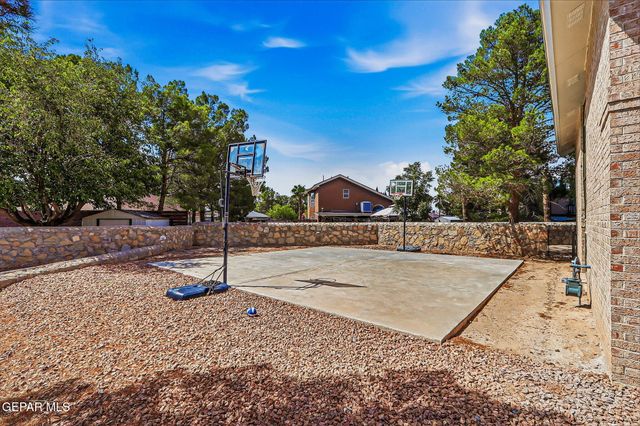375 BRILL Circle, Horizon City, TX 79928