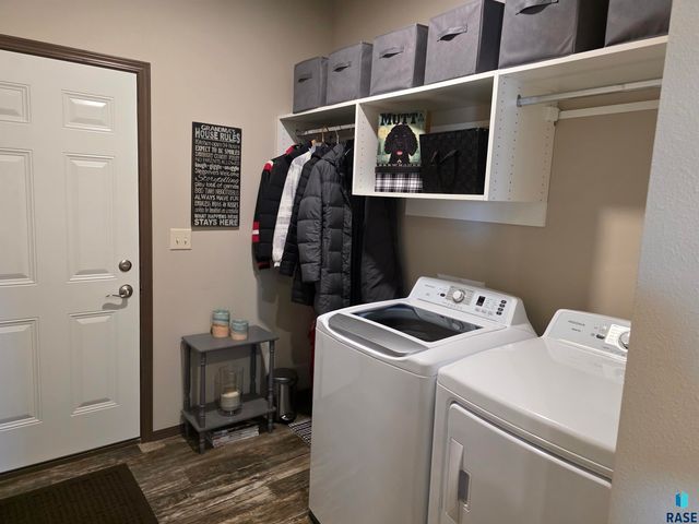 4308 E Leubecher Pl Place, Sioux Falls, SD 57108