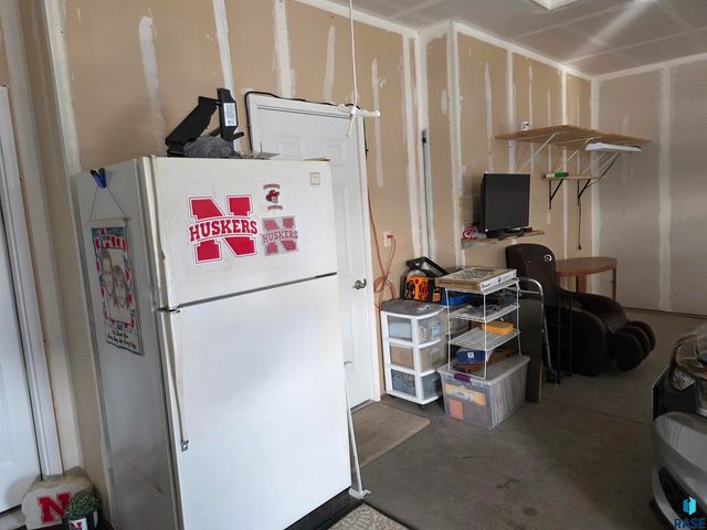 4308 E Leubecher Pl Place, Sioux Falls, SD 57108