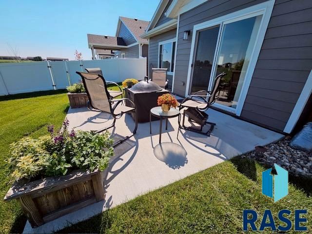 4308 E Leubecher Pl Place, Sioux Falls, SD 57108