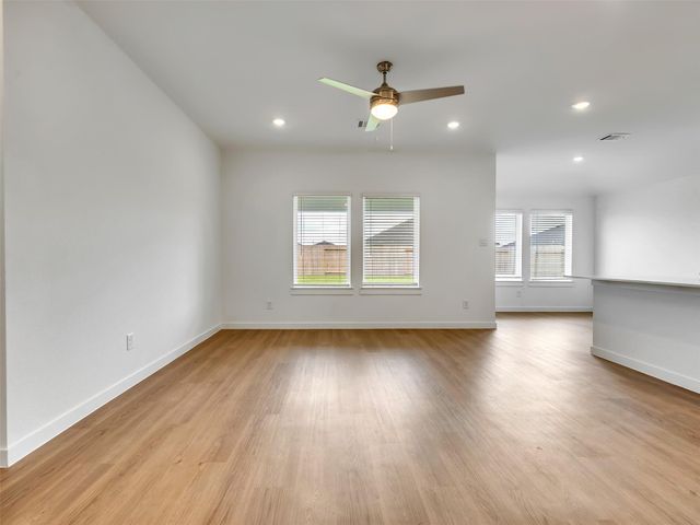 9011 Serene Haven Ln, Iowa Colony, TX 77583