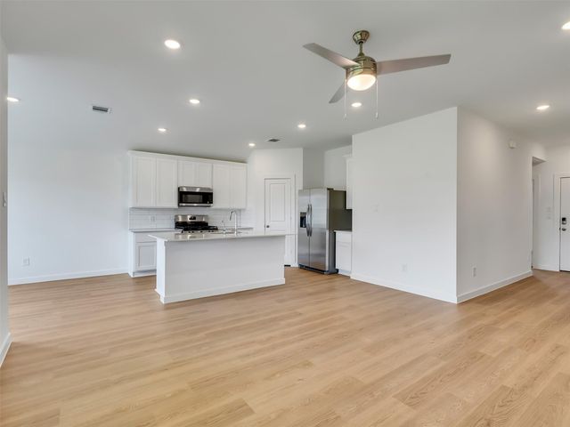 9011 Serene Haven Ln, Iowa Colony, TX 77583