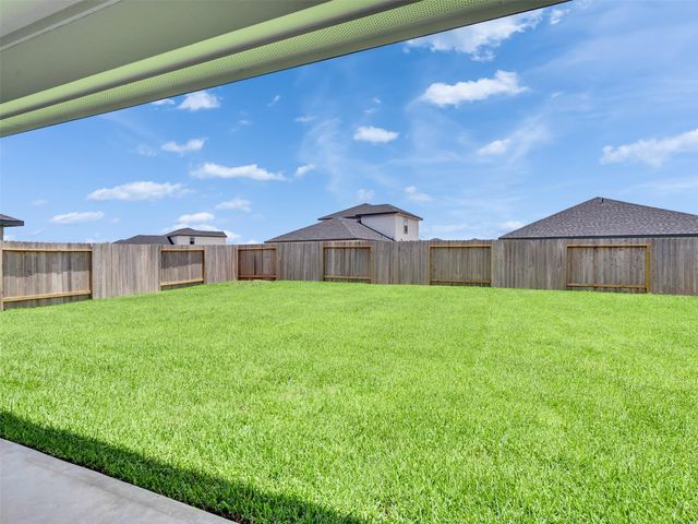 9011 Serene Haven Ln, Iowa Colony, TX 77583