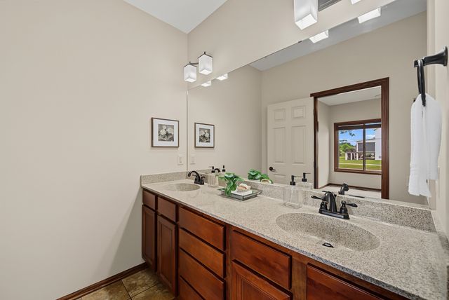 805 NW Reinhart Drive, Ankeny, IA 50023