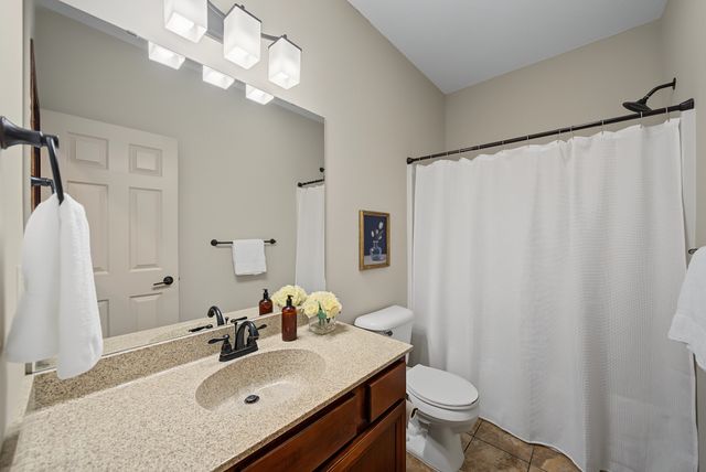 805 NW Reinhart Drive, Ankeny, IA 50023