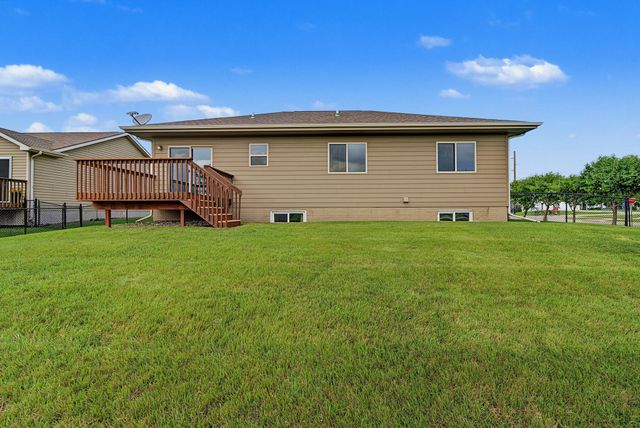805 NW Reinhart Drive, Ankeny, IA 50023