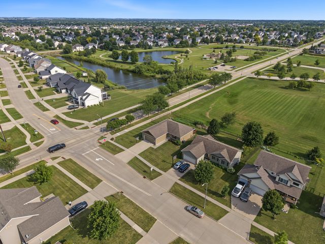 805 NW Reinhart Drive, Ankeny, IA 50023