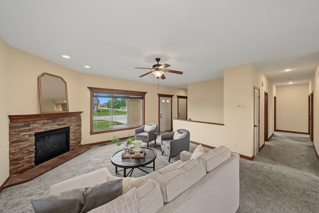 805 NW Reinhart Drive, Ankeny, IA 50023