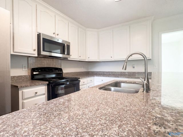 107 Nathan Drive, Owens Cross Roads, AL 35763