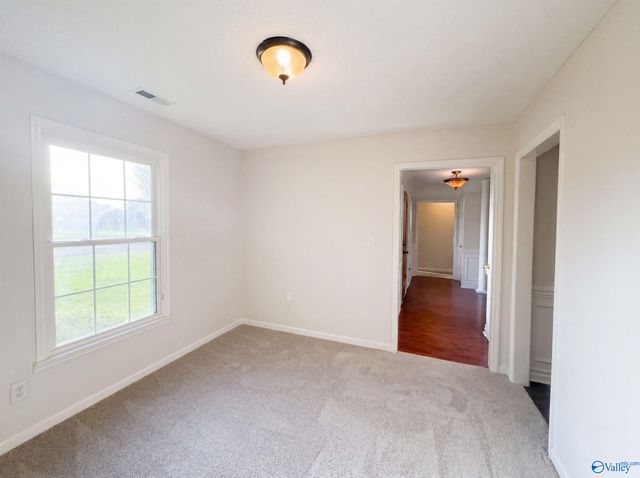 107 Nathan Drive, Owens Cross Roads, AL 35763