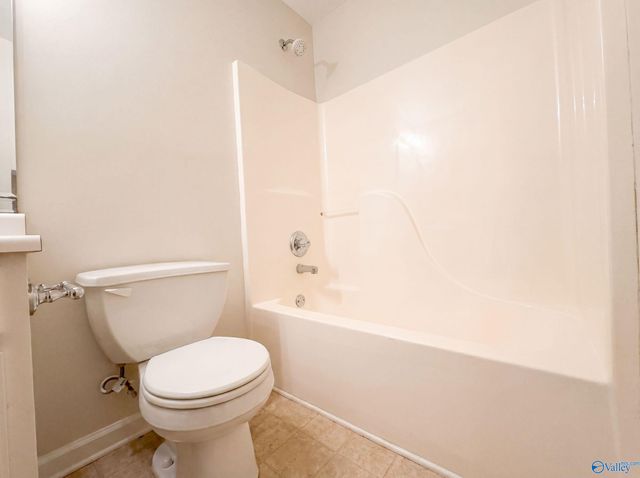 107 Nathan Drive, Owens Cross Roads, AL 35763