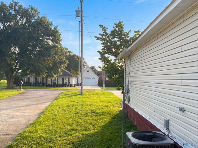 107 Nathan Drive, Owens Cross Roads, AL 35763
