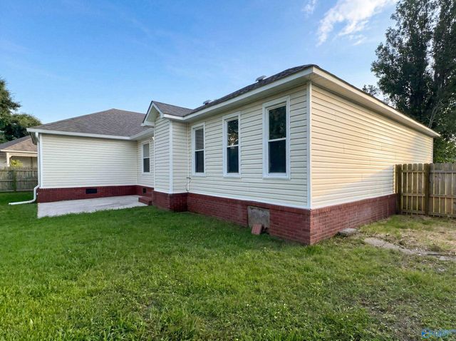 107 Nathan Drive, Owens Cross Roads, AL 35763