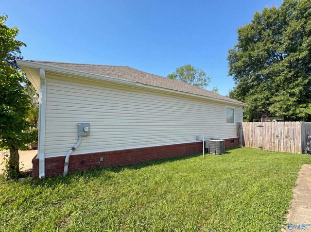 107 Nathan Drive, Owens Cross Roads, AL 35763