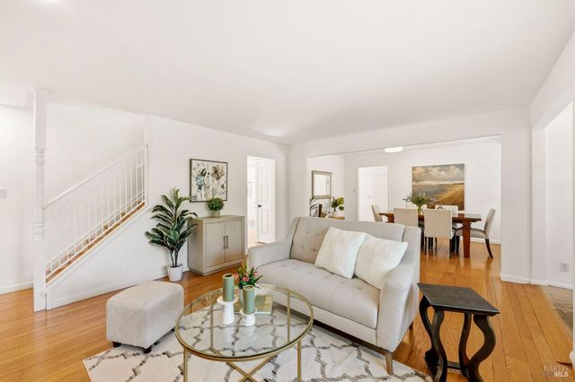 184 Cobblestone Dr, San Rafael, CA 94903