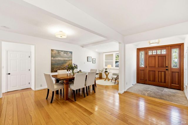 184 Cobblestone Dr, San Rafael, CA 94903