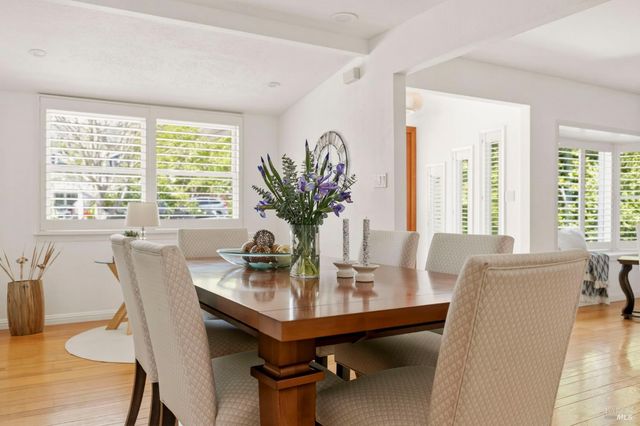 184 Cobblestone Dr, San Rafael, CA 94903