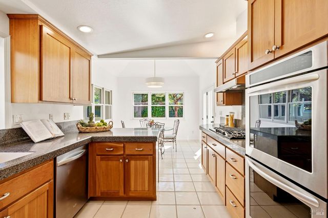 184 Cobblestone Dr, San Rafael, CA 94903