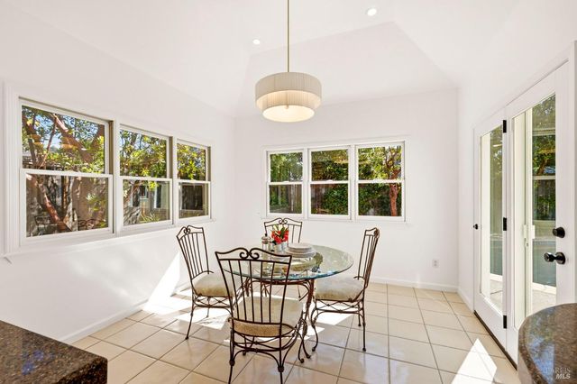 184 Cobblestone Dr, San Rafael, CA 94903