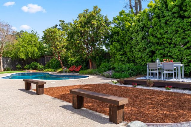 184 Cobblestone Dr, San Rafael, CA 94903