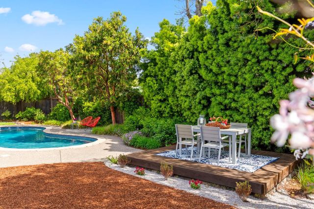 184 Cobblestone Dr, San Rafael, CA 94903