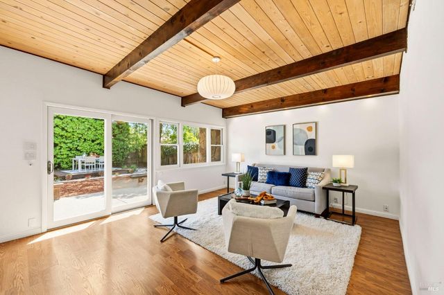 184 Cobblestone Dr, San Rafael, CA 94903