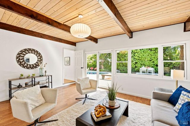 184 Cobblestone Dr, San Rafael, CA 94903