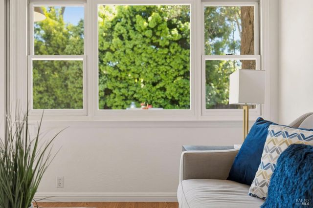 184 Cobblestone Dr, San Rafael, CA 94903