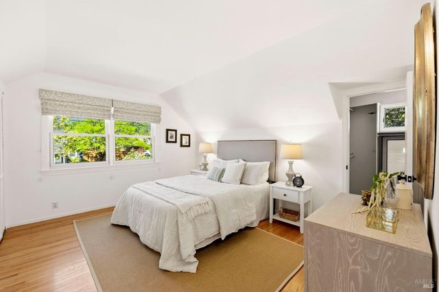 184 Cobblestone Dr, San Rafael, CA 94903