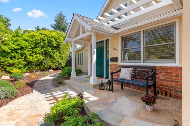 184 Cobblestone Dr, San Rafael, CA 94903