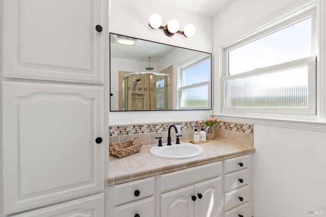 184 Cobblestone Dr, San Rafael, CA 94903