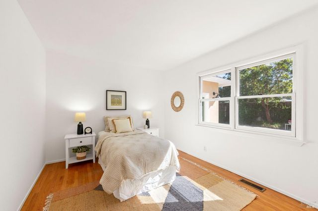 184 Cobblestone Dr, San Rafael, CA 94903