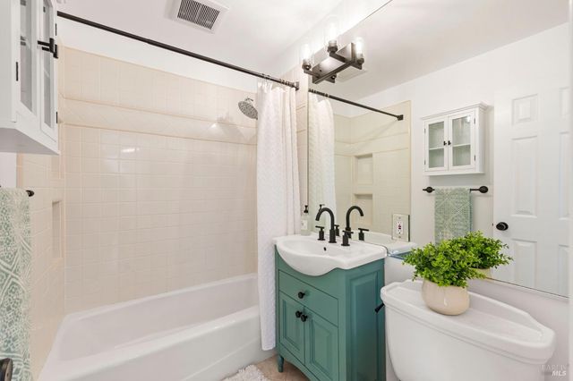 184 Cobblestone Dr, San Rafael, CA 94903