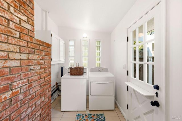 184 Cobblestone Dr, San Rafael, CA 94903