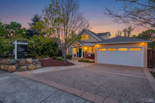 184 Cobblestone Dr, San Rafael, CA 94903