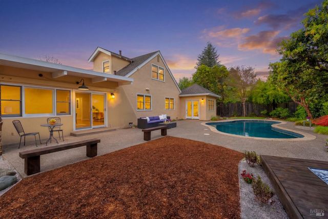 184 Cobblestone Dr, San Rafael, CA 94903