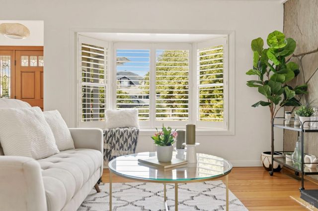 184 Cobblestone Dr, San Rafael, CA 94903