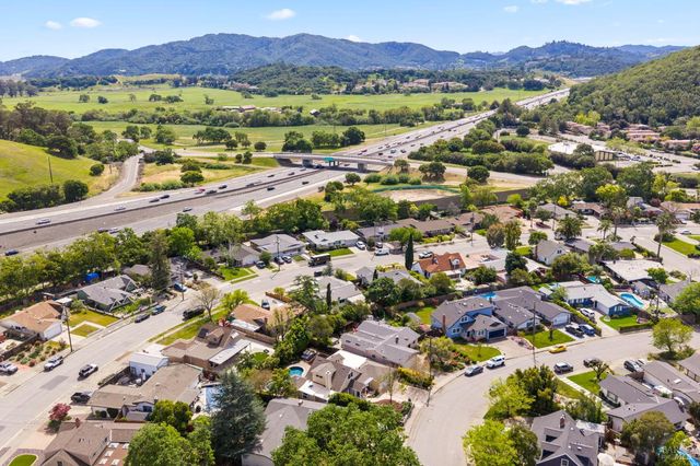 184 Cobblestone Dr, San Rafael, CA 94903