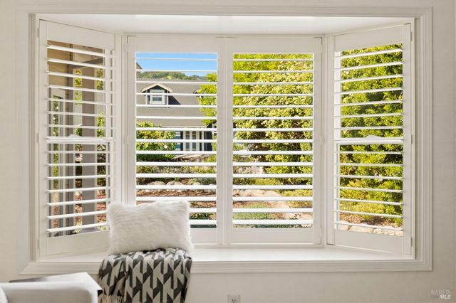 184 Cobblestone Dr, San Rafael, CA 94903